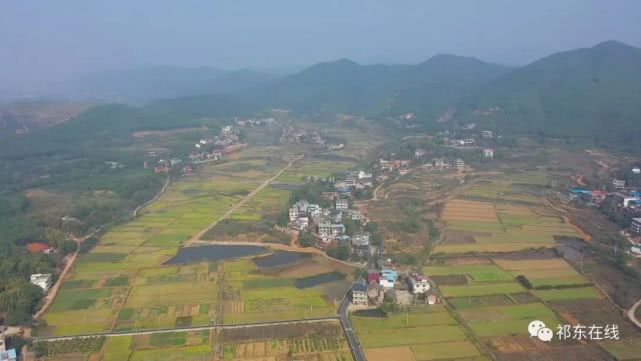 航拍湖南祁东风石堰镇中华山村,风景秀丽!