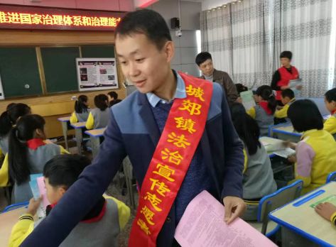 通过宣传活动，进一步提高了学生们学法、守法、识毒、防毒、拒毒和遵守