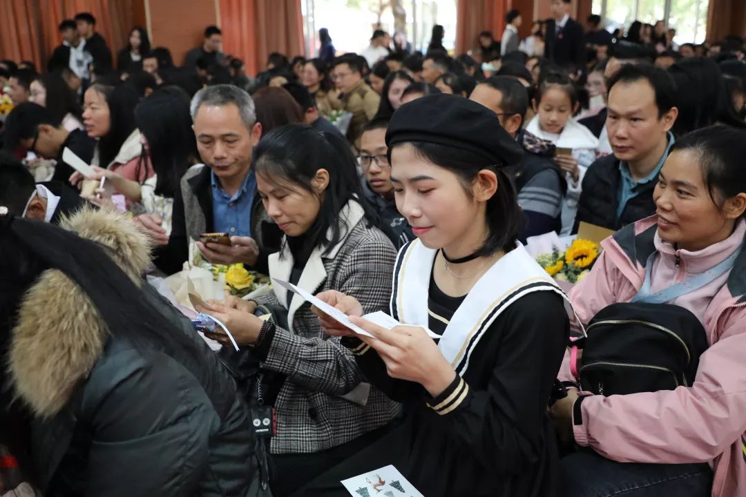 十八而志与你同行顺德区青云中学2019年高三学生十八岁成人礼顺利举行