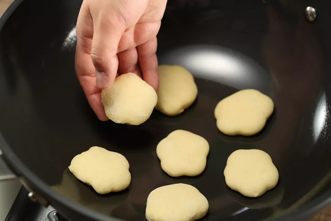 怎么做山药面包 f2ce6f387092470cac0d98357f46dc67.jpeg