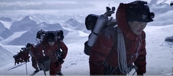 【电影院线】《攀登者》全网首播,带您一起登顶珠峰