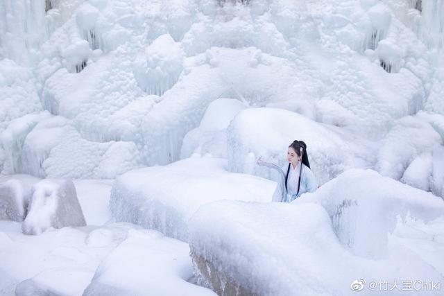 「每天一首古诗词」山中雪后 清代:郑燮