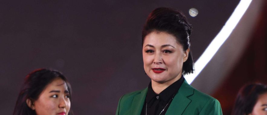 谢大脚为父亲唱蒙语歌,既然这么好听~