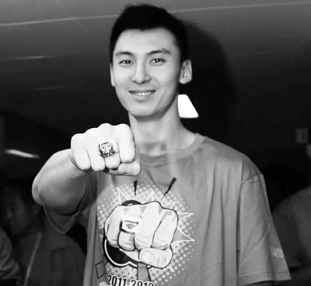 林书豪绝杀!34分19板8盖帽!臂展2米28的魔兽