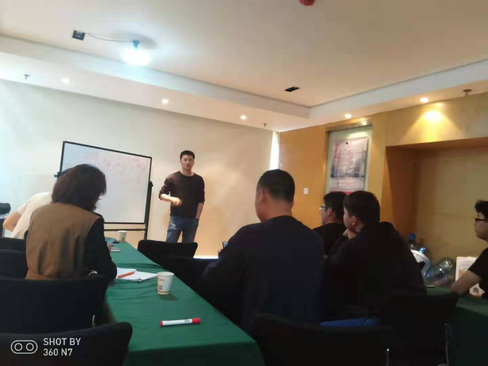 董事长|京友汇创始人李显红受邀师董会讲课