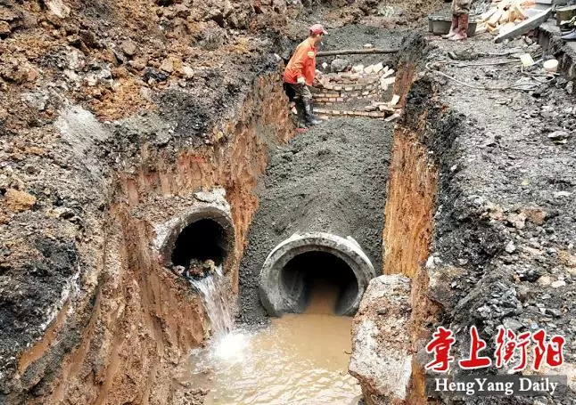开挖新建排水涵管