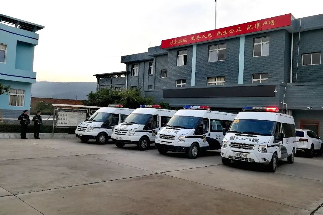 会理县人民法院公开开庭审理罗国彩,唐善会等19名被告