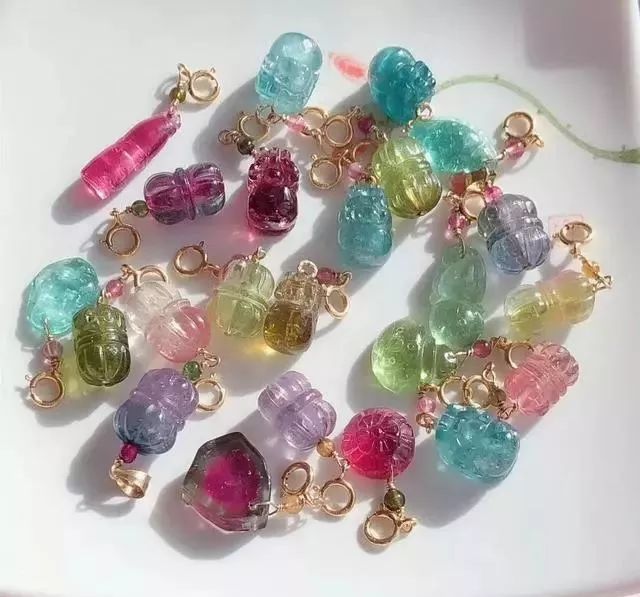 俏色 可刻字 做吊坠 晶体干净 油润饱满 天然巴西浓艳糖果碧玺手链!