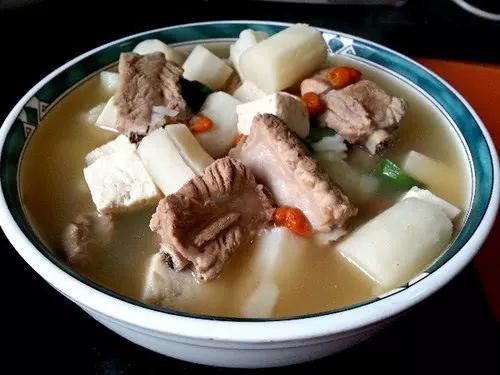 排骨汤怎么炖补气血 9b016532047f45efb8268acd9b376644.jpeg