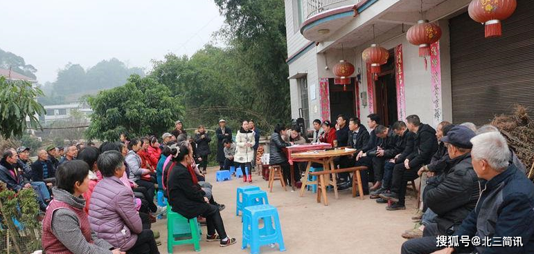 合面镇村民按红手印表决心支持生态项目建设