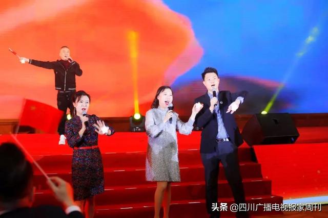 梨园春闭幕曲谱视频_梨园春开幕电子琴曲谱(3)