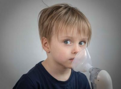 宝宝先天性喉喘鸣是什么病?一直以为是