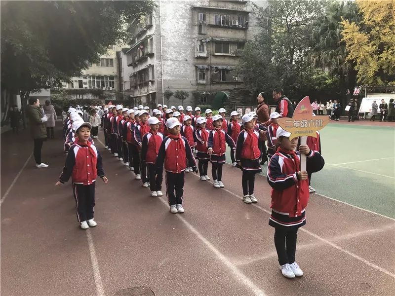 热情似火02幸福如歌人北小学东区20192020学年度上期体锻月活动正式