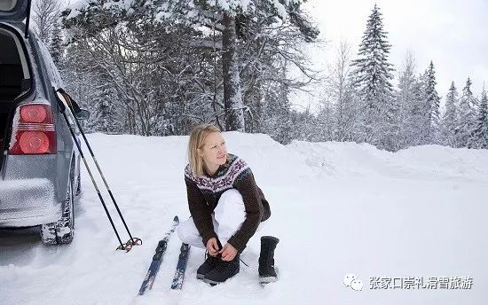 谈球吧体育滑雪攻略｜这十个滑雪技巧初学者可必须要知道(图6)