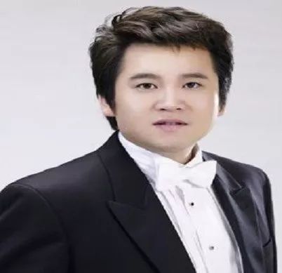 有酒窝的男歌唱家 13ef233b55e94a87af9cdf6126851bc5.jpeg