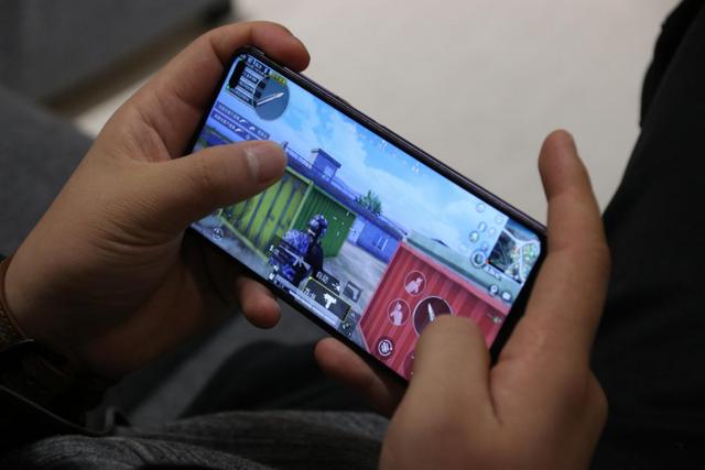 手机屏幕怎么选护眼的 2706d12c91b04f70bb6b5a3a8bcc06dc.jpeg