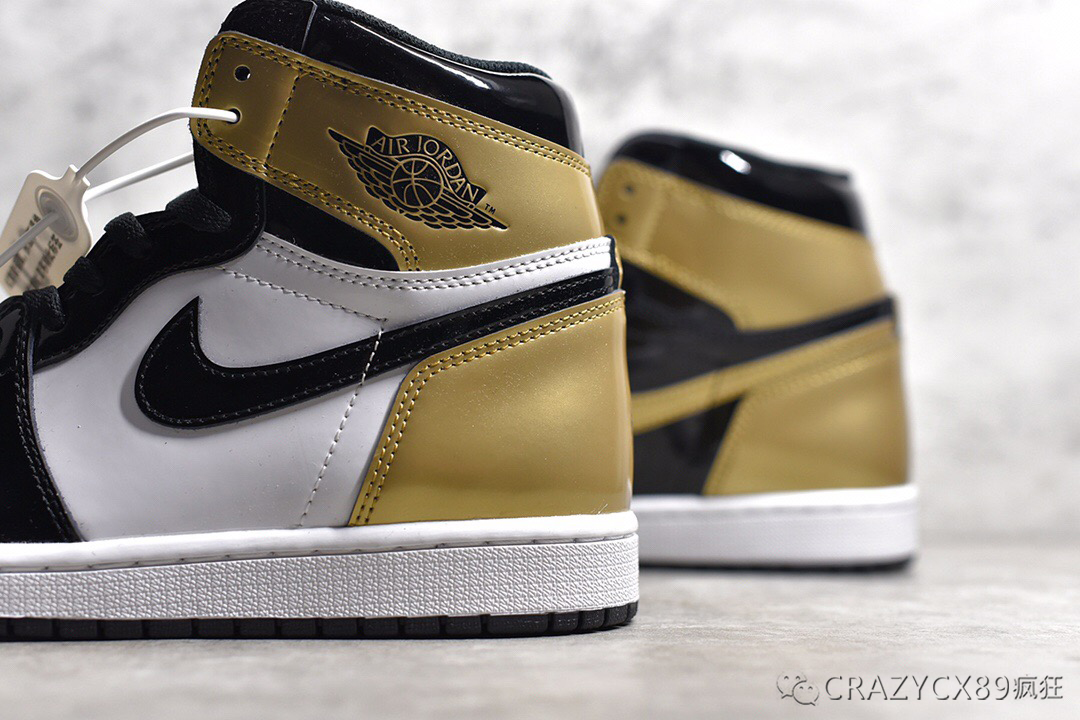 aj球鞋黑金脚趾airjordan1retrohighgoldtoe细节比对