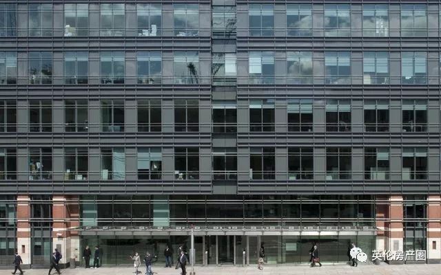 在伦敦赚翻的黑石集团: 4年买入13栋办公楼,翻