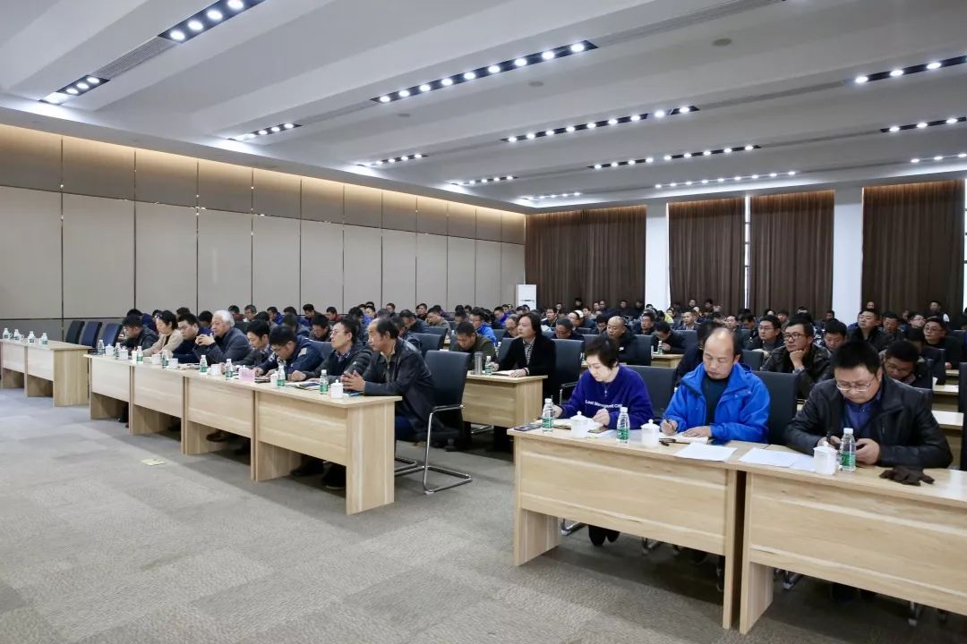 公司副总经理莫军伟传达了园区工委,管委会安全生产工作会议精神,针对