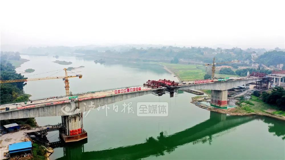 连接泸县和江阳区,海潮沱江大桥合龙在即
