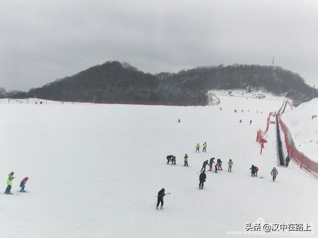 冬天龙头山最美,最好玩的当然是滑雪场.