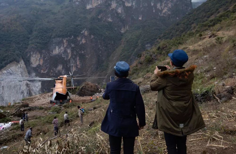 拼了丨为了打通大凉山最后的通村公路!_布拖县