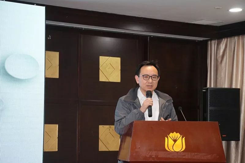 长,华夏公司辩护研究院副院长伍金雄律师第二单元在点评环节,陈泽宪老