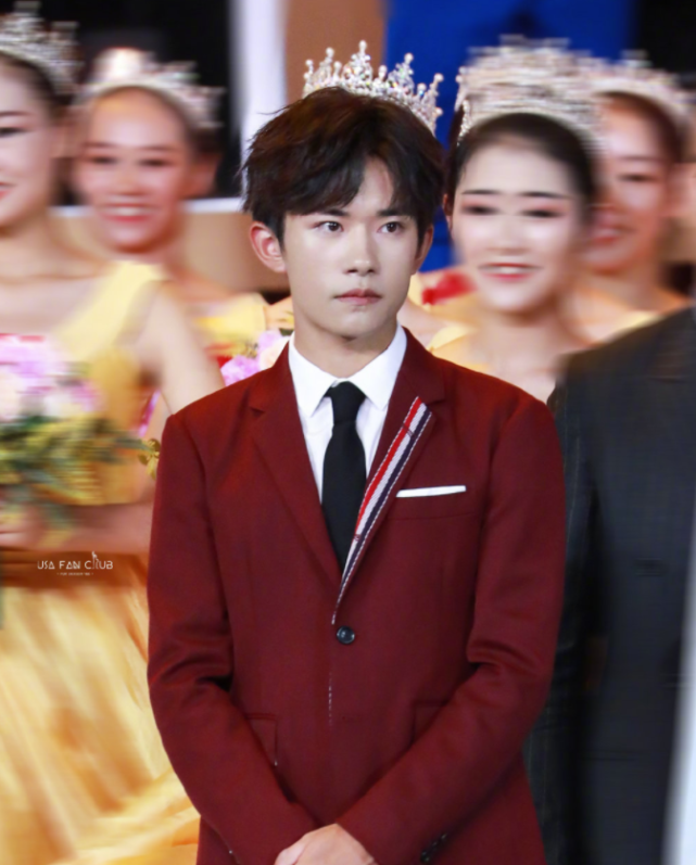 易烊千玺的电影推荐 a29f11c8bb1241d9a34df89efa8c118d.png