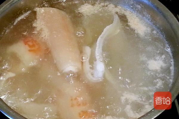 皮冻的熬制方法视频窍门 aa26c50138a346709333bac3911f817b.jpeg