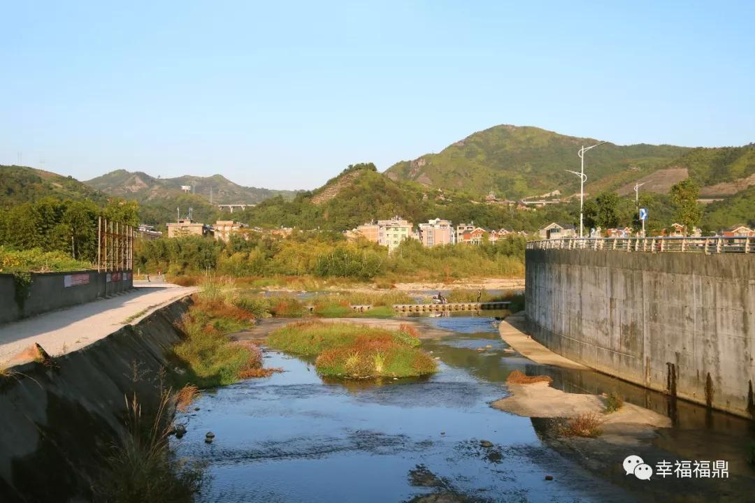 从空中俯瞰,桐山溪,龙山溪,水北溪,双岳溪,赤溪等河流在福鼎这座滨海