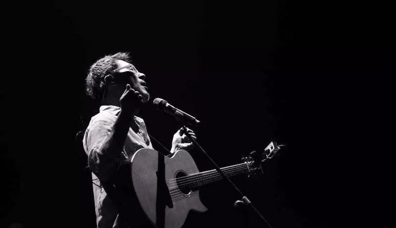 凡人歌歌曲表达的感情 d713b3b706204fe79e2a01bd23b29fc5.jpeg