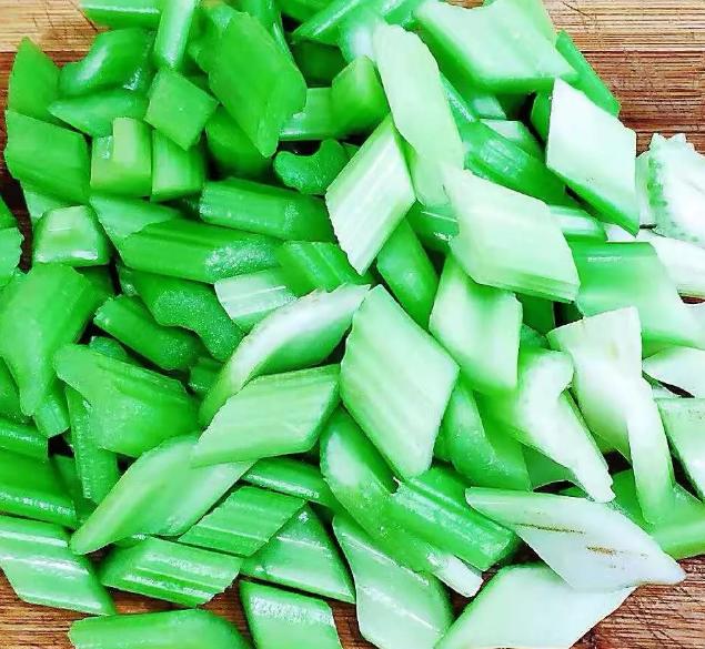 做什么菜放白果 ddfd70f0a7a54feb9965377522244042.jpeg