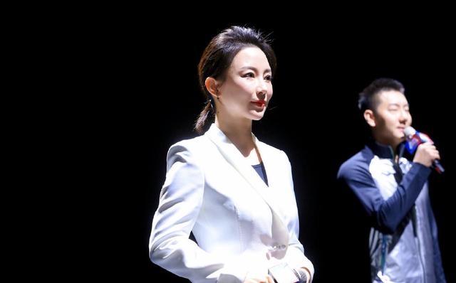 潘晓婷希望为台球做更多事情!与陈金互动交流,邓亚萍也一同亮相