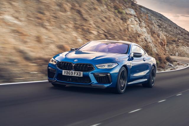 2020款宝马m8 雷霆版亮相英国,配4.4升v8双涡轮引擎,加速3.2秒!
