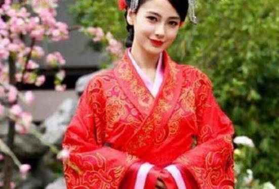 女星古装结婚照:赵丽颖楚楚动人,赵雅芝最经典,谁惊艳