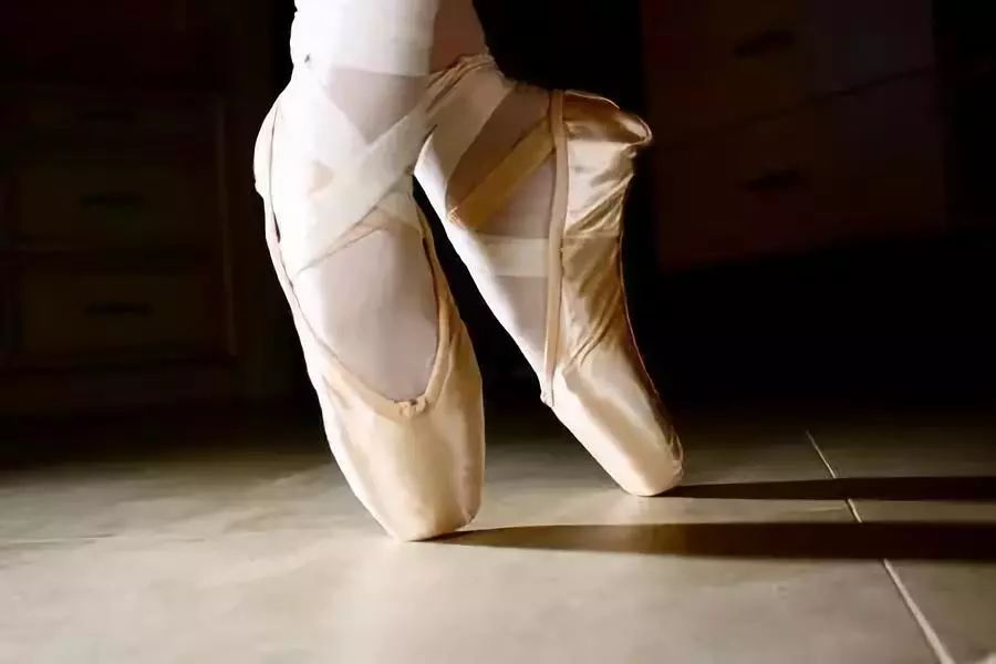 心手心鞋猜成语_看图猜成语(2)