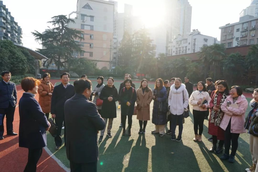 襟江小学教育集团组织骨干教师前往南京五老村小学培训学习