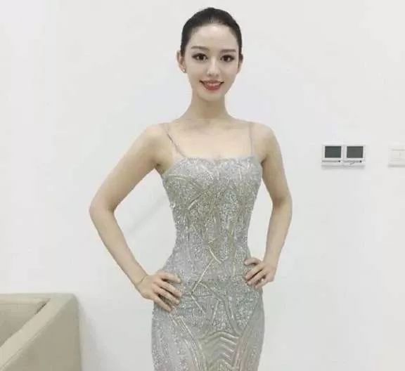 腰臀比怎么算的 40ac30e67e4f43178c852a291c6669e3.jpeg