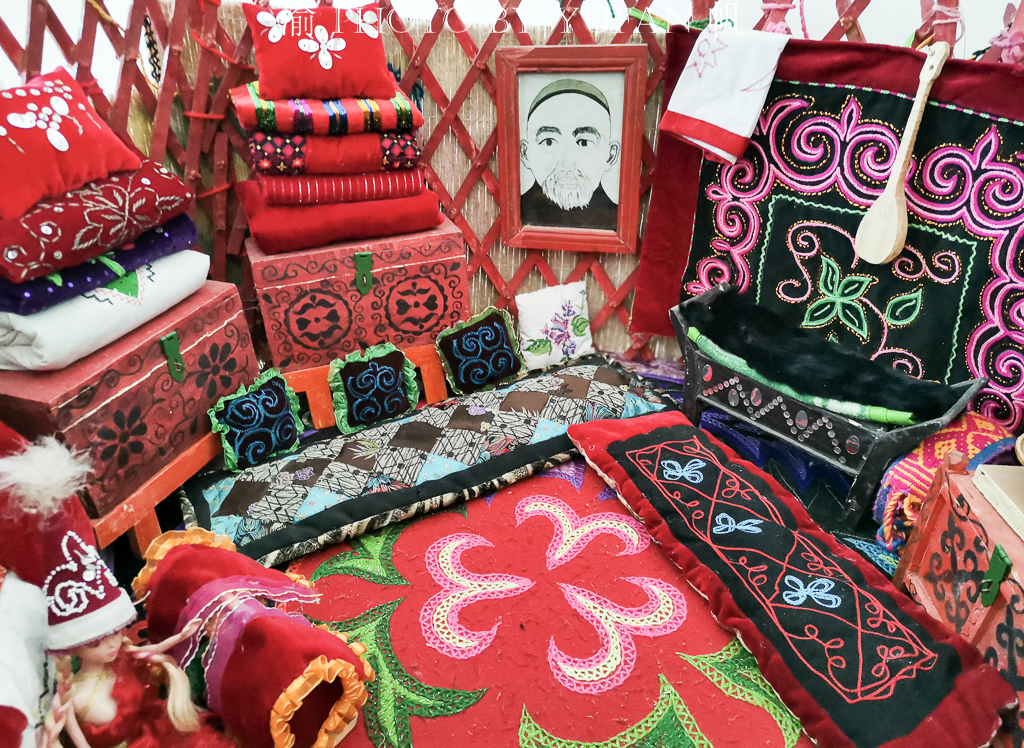 新疆少数民族刺绣之乡，阿勒腾也木勒用刺绣让老百姓就业增收