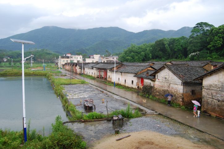 正果镇的畲族村地处增城与博罗两地交界处,林木丰茂,风景清幽,是广州