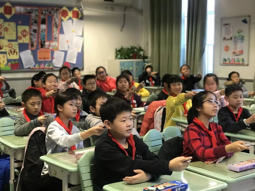 如何成为优秀班委 f0d54129ab5642d089e7abd3dc208d83.jpeg