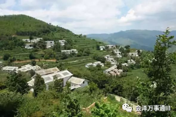 小河村有多少人口_小河卡通图片(3)