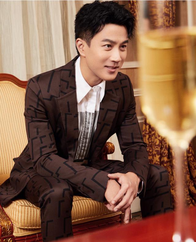 俊朗什么意思 fa64a3cd67304354898b1112ecb6dbb9.jpeg