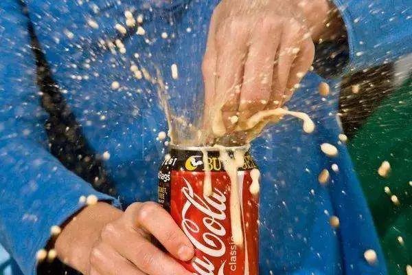 吃什么药不能喝碳酸饮料 fb4b673ee0dc455cb5d50acdb88e0c11.jpeg