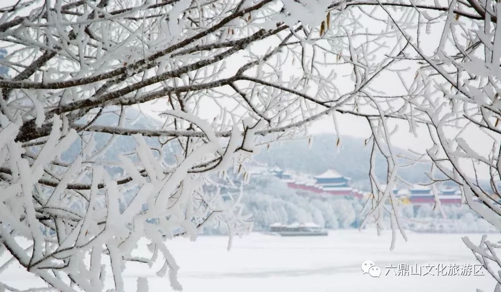 雪地中滚雪球的原理主要是什么_幸福是什么图片