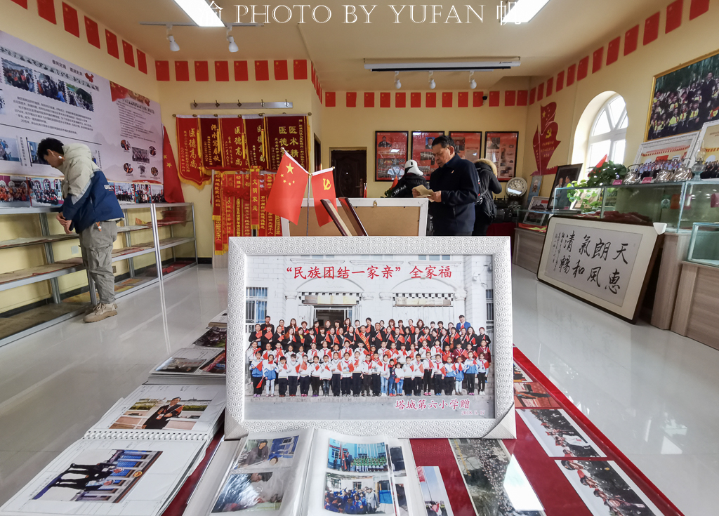 新疆塔城有位古稀老人,十年坚持在家升国旗,成全国民族团结楷模 新疆塔城有位古稀老人,十年坚持在家升国旗,成全国民族团结楷模