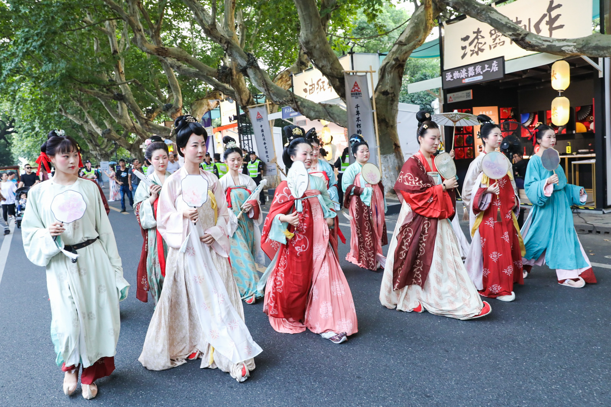 淘宝上的20亿汉服江湖是怎样炼成的?