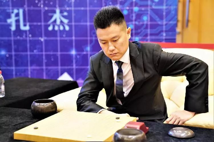 人物| 将围棋十诀用于投资,前重庆队围棋九段王檄投身股市三年赚16倍