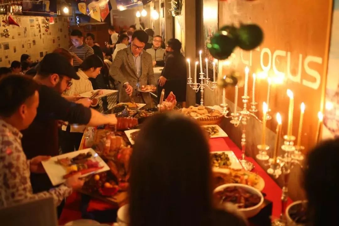 dec.14 【欢乐轰趴烧烤畅吃】百人单身博硕海归mba美食交友聚会