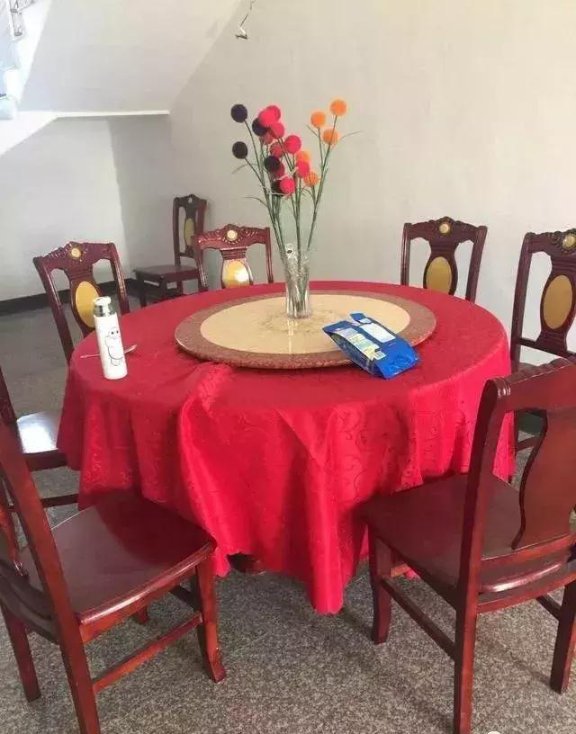 比较大气的茶几 37884eebb0584d17900331ad8ddc031b.jpeg